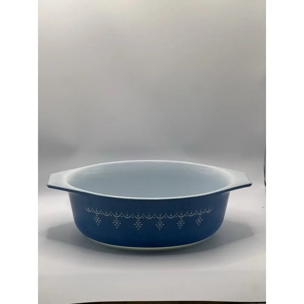 Vintage PYREX Snowflake Garland 043 Casserole dish, 1 1/2 qt.,NO LID